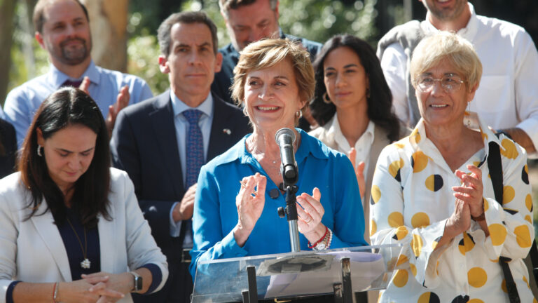 Criteria: Evelyn Matthei lidera carrera presidencial con 28% de las preferencias y amplía ventaja sobre Kast