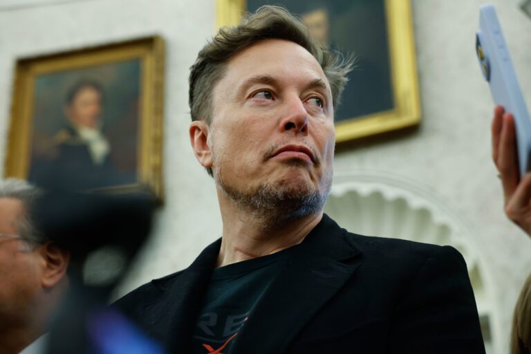 Las razones detrás del retiro de Elon Musk del gobierno de Trump: Discrepancias fiscales y presión por sus negocios