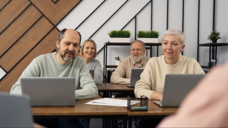 ¿Cómo encontrar trabajo después de los 50? Guía para trabajadores senior