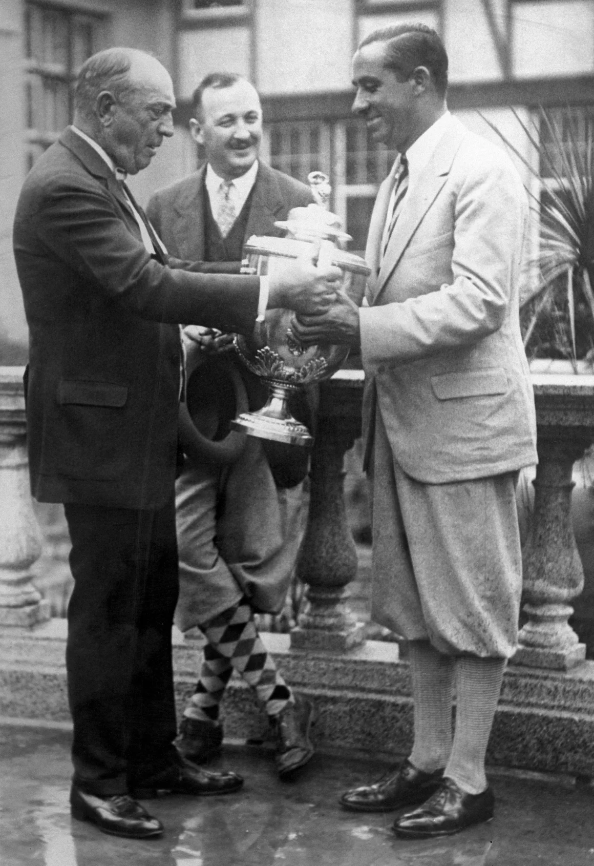 Walter Hagen (derecha) se llevó un buen susto cuando perdió el Trofeo Wanamaker en la década de 1920. Archivo Bettmann/Getty Images