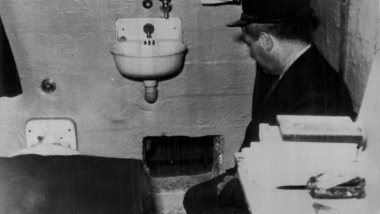 Misterio de Alcatraz: Cómo tres prisioneros escaparon de la cárcel de donde nadie sale
