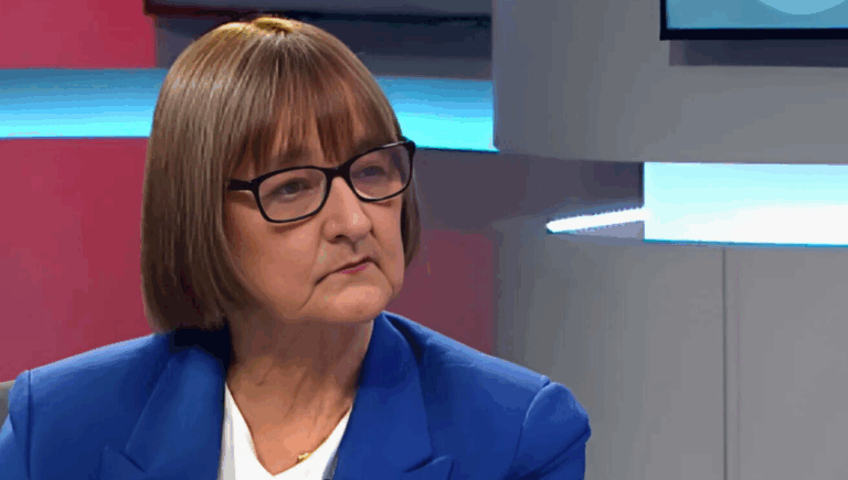 Rosa Devés emplaza a Azul Azul: “Es fundamental transparentar quién es el dueño del club y proteger los valores de la universidad”