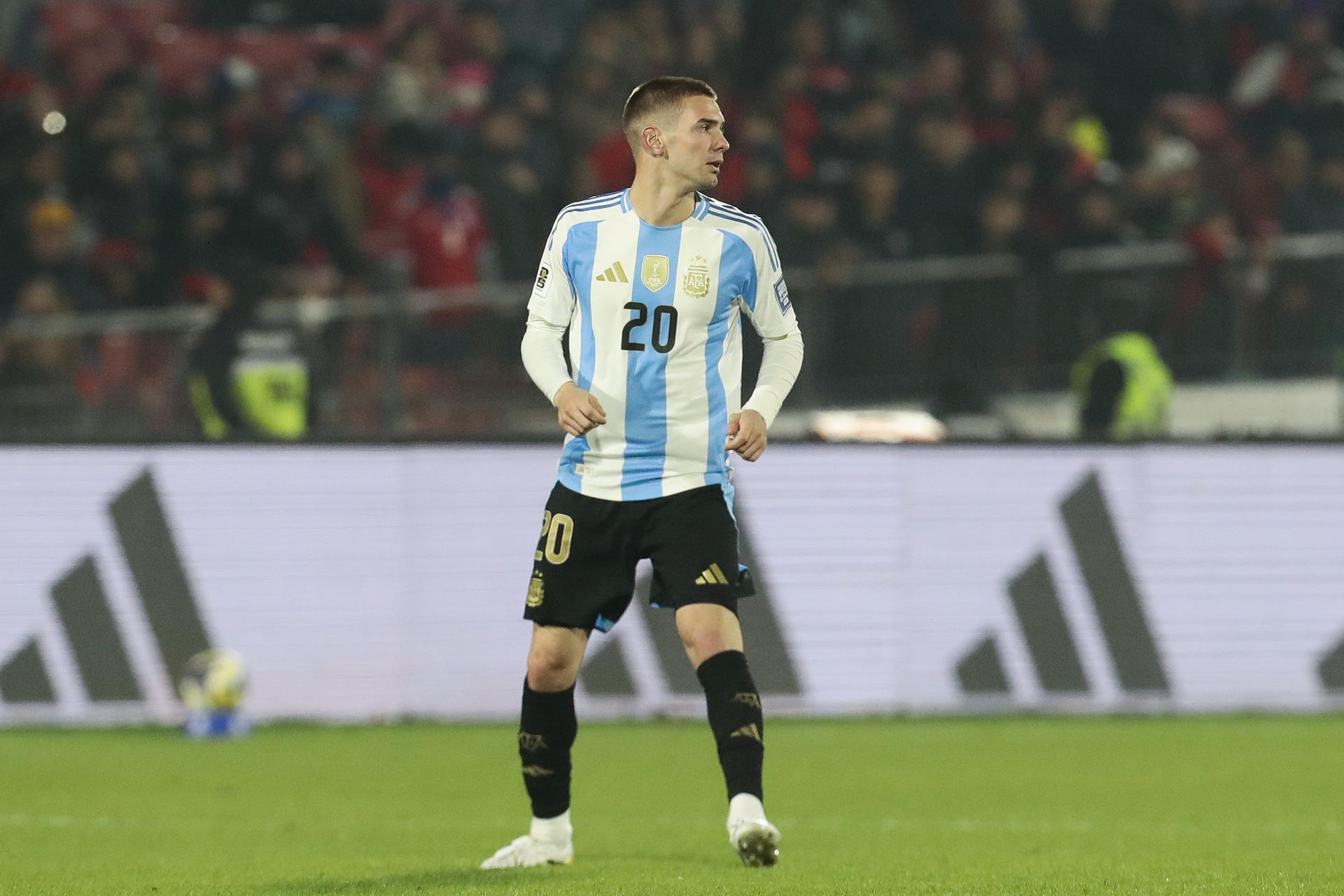 Franco Mastantuono de Argentina en su debut con la Albiceleste a los 17 años. EFE/Osvaldo Villarroel