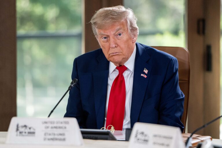 WSJ asegura que Donald Trump aprobó plan de ataque contra Irán, pero que aún no da la orden final