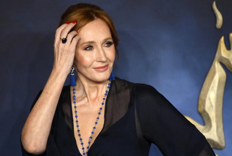 J.K. Rowling compara la magia con las mujeres trans: 