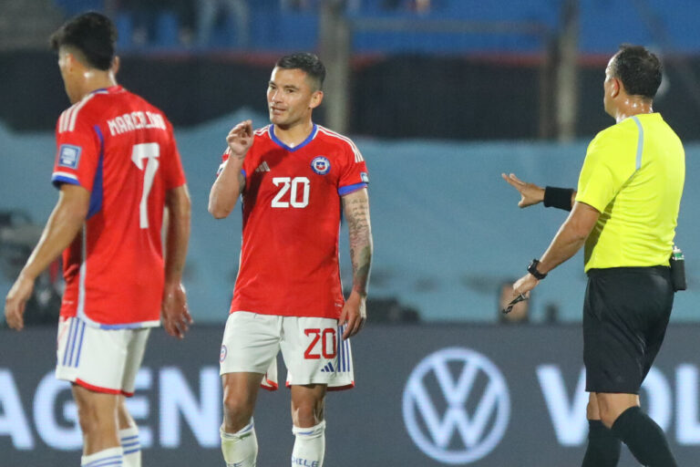 Sin Charles Aránguiz: La Roja sufre su tercera baja por lesión y Gareca convoca a Iván Román