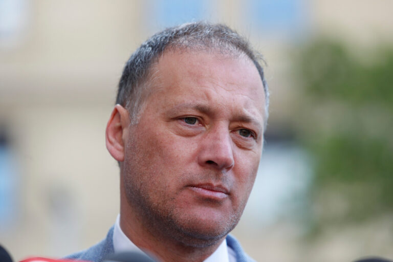 “No hablaría de genocidio”: Presidente de la Cámara llama a la prudencia en política exterior por conflicto en Gaza