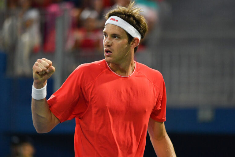 Nicolás Jarry debuta en Wimbledon ante Holger Rune: Dónde y a qué hora ver el partido del tenista chileno