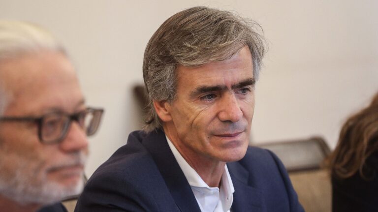 Exministro de Economía critica a Mario Marcel: 