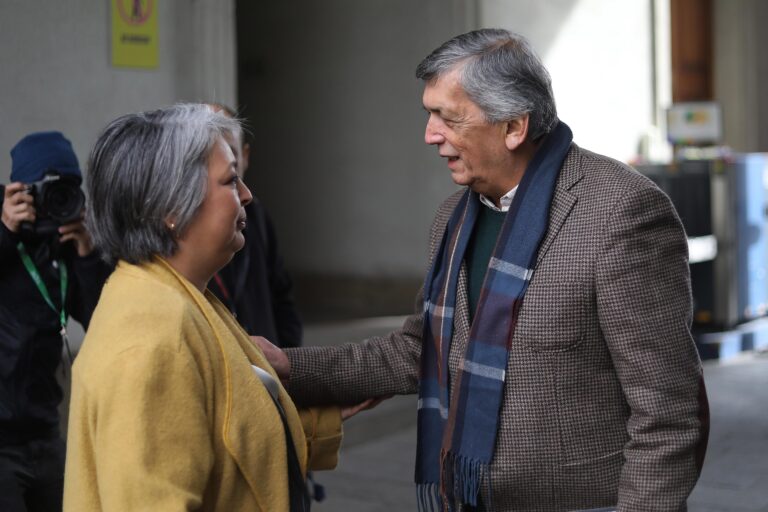 “No sé muy bien qué idea habrá tenido Lautaro en su cabeza”: Jara aborda dichos de presidente del PC para sumar a Jadue a su campaña