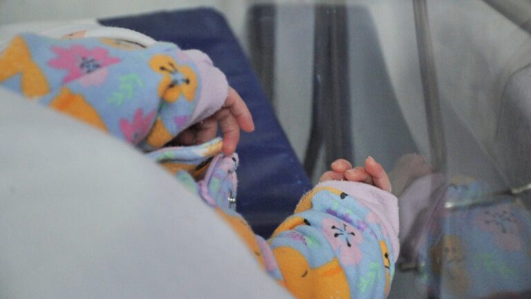 Aumento de la circulación viral durante temporada invernal: Infectólogo refuerza llamado a vacunarse contra la influenza