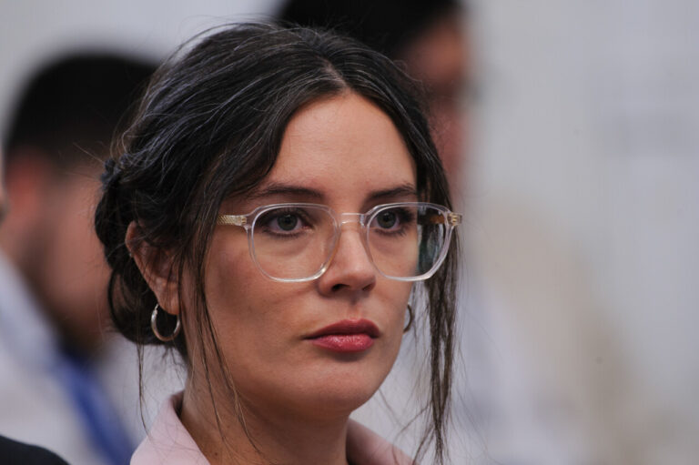 Ministra Vallejo confirma cuándo regresará a La Moneda tras postnatal: “Me queda muy poco”