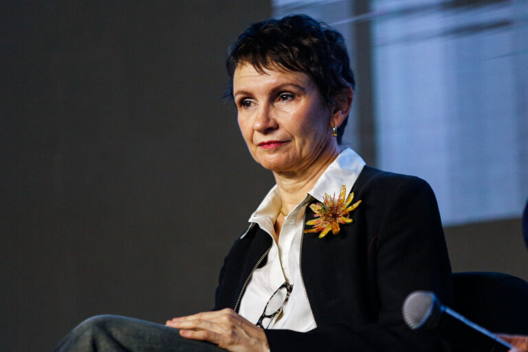 Carolina Tohá presenta sus principales compromisos de campaña: Foco en seguridad, salud, vivienda y combate a la corrupción