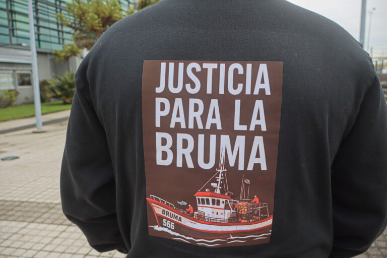 Aparecen restos de la embarcación Bruma en playa de Lota: Estaba desaparecida desde marzo