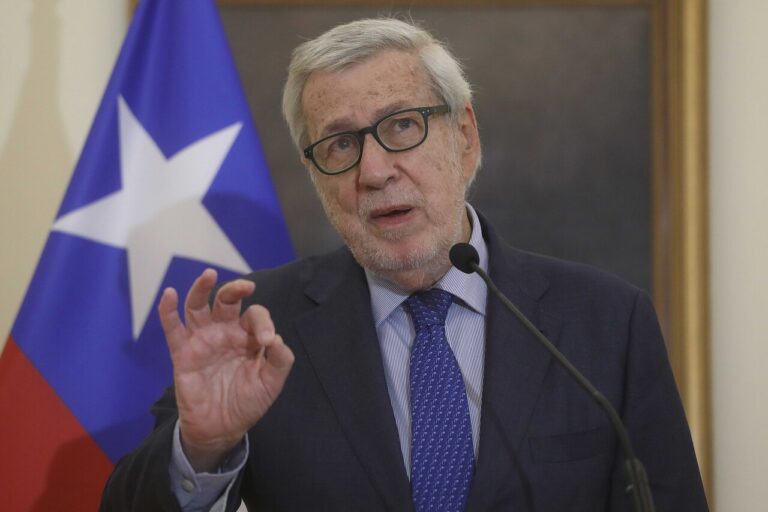 “Hay un consenso pleno”: Van Klaveren confirma sondeos para impulsar candidatura de Bachelet como secretaria general de la ONU