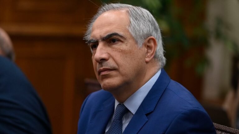 Desierta licitación de Fonasa sobre seguro complementario: Senador Chahuán explica por qué falló el proceso