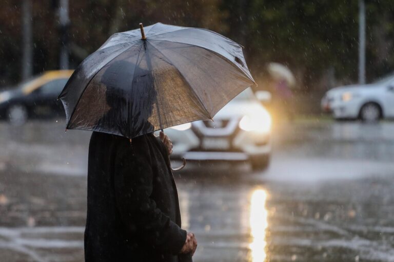 Senapred declara alerta amarilla en Toltén por riesgo de derrumbes y activa albergues preventivos