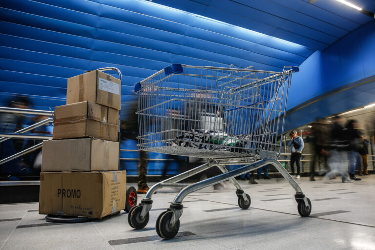 Metro de Santiago: ¿A qué objetos se les prohibirá el ingreso desde hoy?