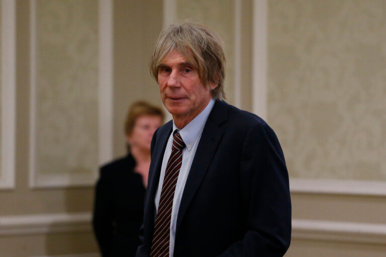 TDLC condena a dos bancos por interlocking y los multa con casi $5mil millones: Acusan a Hernán Büchi de tener cargos en ambas