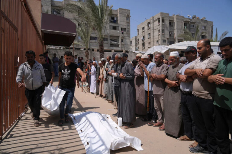 Al menos 31 palestinos mueren tras ataque israelí durante reparto de ayuda en Gaza