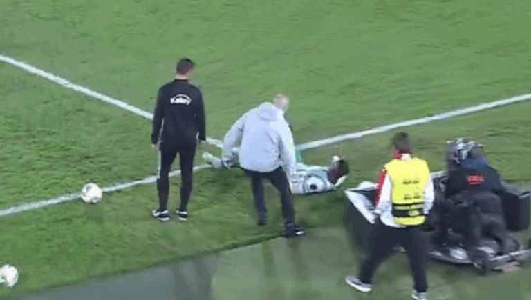 Jugador que no pasó la revisión médica en Boca se desploma en pleno partido y encendió las alarmas en Colombia