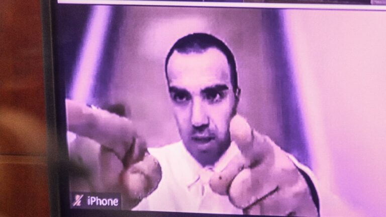 Con logo de la ONU: Martín de los Santos emite un 