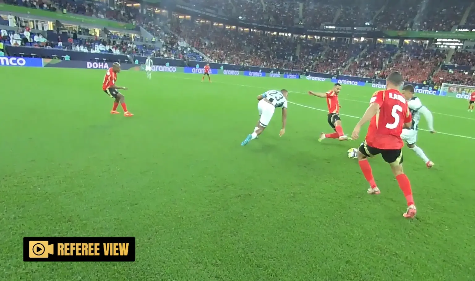 Así se vería desde el punto de vista del árbitro/FIFA