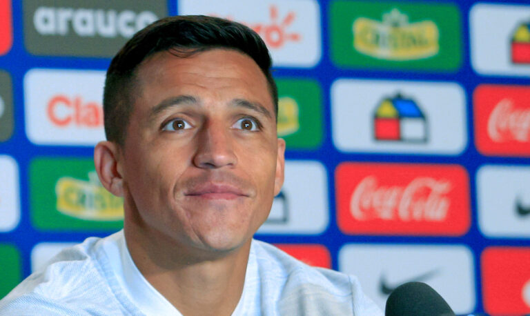 Alexis Sánchez sorprende y suma minutos en amistoso del Udinese en plena incertidumbre por su futuro