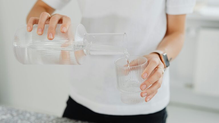 Guía práctica para hacer ayuno intermitente: Horarios, consejos y errores comunes