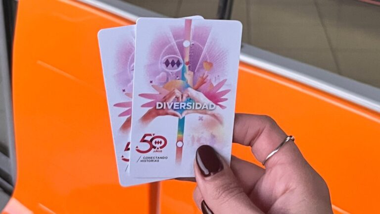 Metro lanza tarjeta Bip! conmemorativa por el Mes del Orgullo: Estará disponible desde este sábado en 17 estaciones