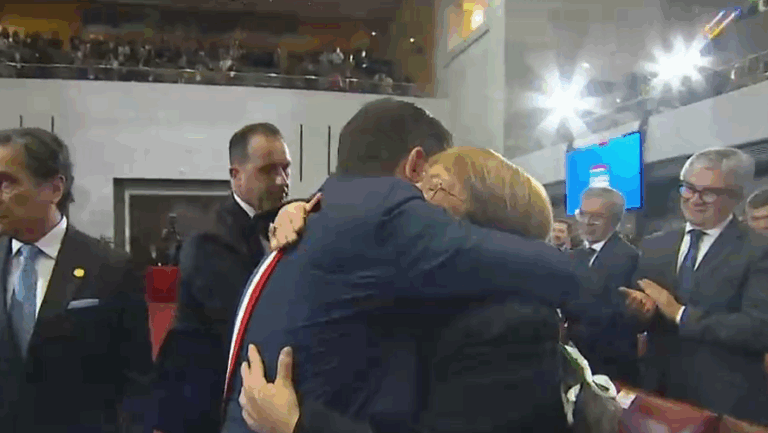 Boric llega al Congreso para su última Cuenta Pública y protagoniza emotivo gesto con Michelle Bachelet