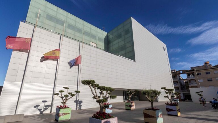 Gobierno español teme que los disturbios contra inmigrantes se extiendan