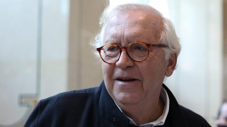 Exministro Burgos afirma que caso de presunto tráfico en la FACh debiera ser investigado por el Ministerio Público