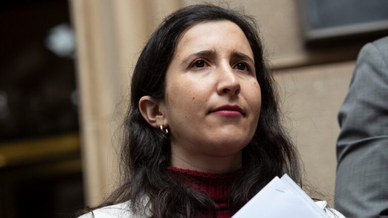 Cinco hospitales en la mira por uso de licencias médicas: ¿Qué dicen desde el Colegio Médico?