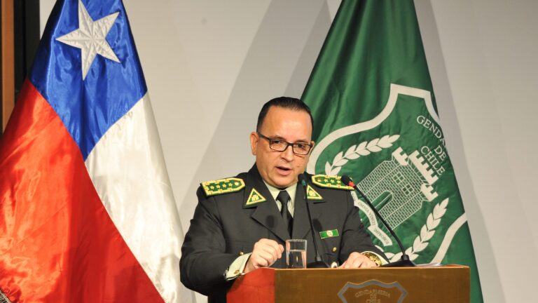 Renuncia el director nacional de Gendarmería: Gobierno acepta la salida de Sebastián Urra Palma
