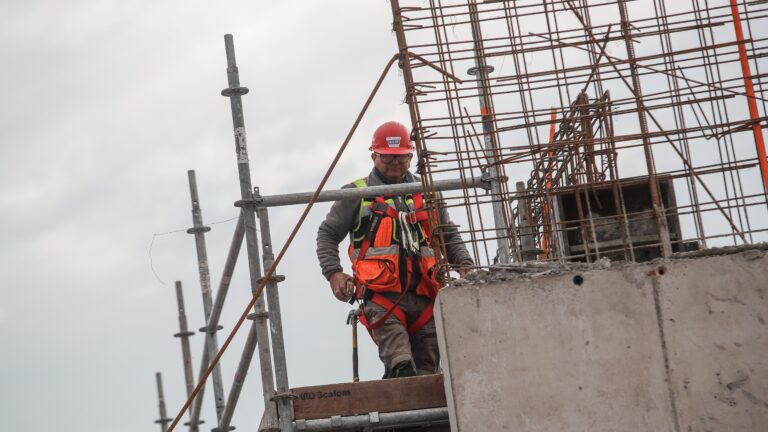 Sector inmobiliario alerta por eliminación de UF en créditos hipotecarios: 