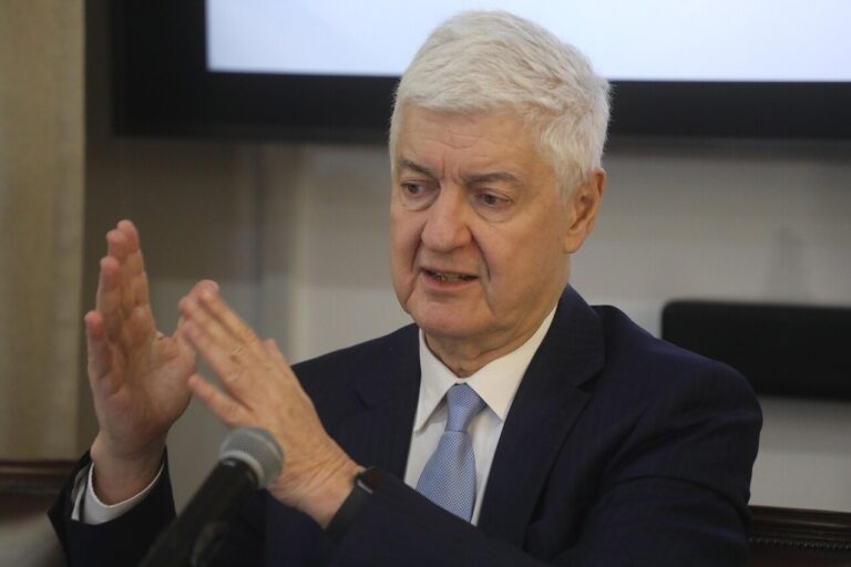 Director del SII pagó los 9 años de contribuciones de su propiedad tras duros cuestionamientos en su contra