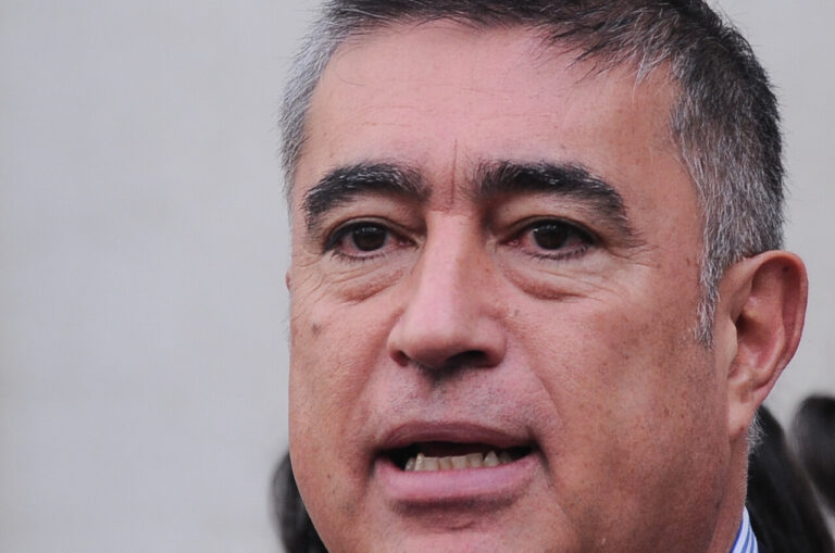 “Aunque les pique todo”: Desbordes celebra decisión de Contraloría de no pronunciarse por viaje a Buenos Aires