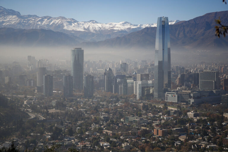 Decretan Alerta Ambiental para hoy viernes en la Región Metropolitana: ¿Qué medidas rigen?