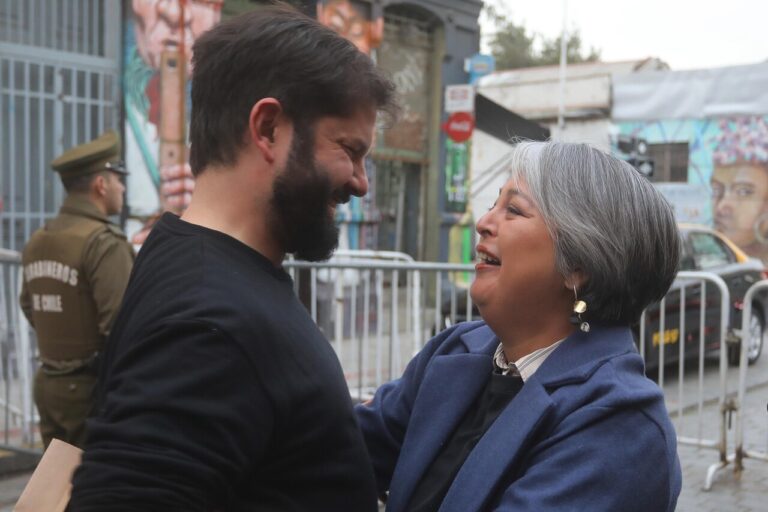 UDI lleva ante Contraloría al presidente Boric por supuesto intervencionismo tras apoyo a Jara