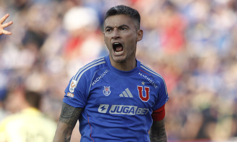 U. de Chile derrota a Colo Colo en el superclásico y se acerca al liderato del campeonato nacional