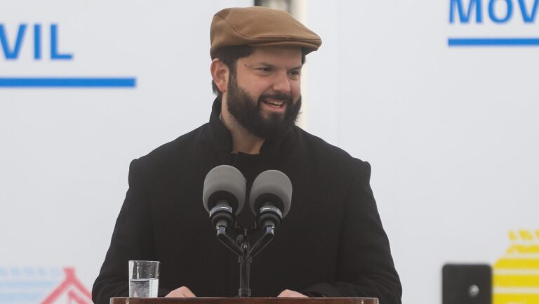 Líderes de oposición critican reunión de 