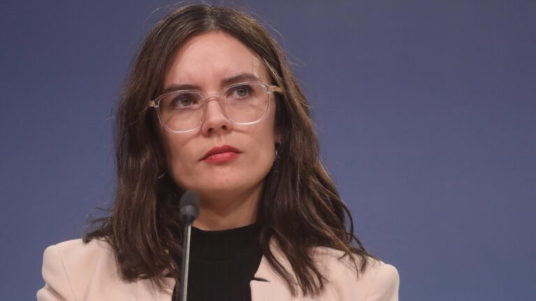 Ministra Vallejo responde a Kast tras acusar al Gobierno de “matones”: “Fuera de lugar y una falta de respeto”