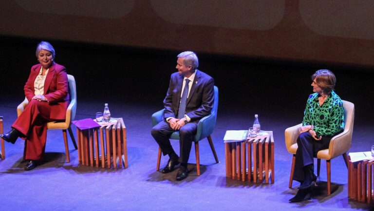 Salmón Summit 2025: Los ejes económicos de Jeannette Jara, José Antonio Kast y Evelyn Matthei en la carrera presidencial