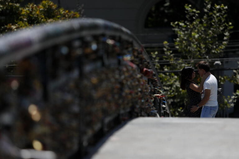 Día Internacional del Mal de Amores: Psicóloga advierte que el sufrimiento emocional puede afectar físicamente el corazón