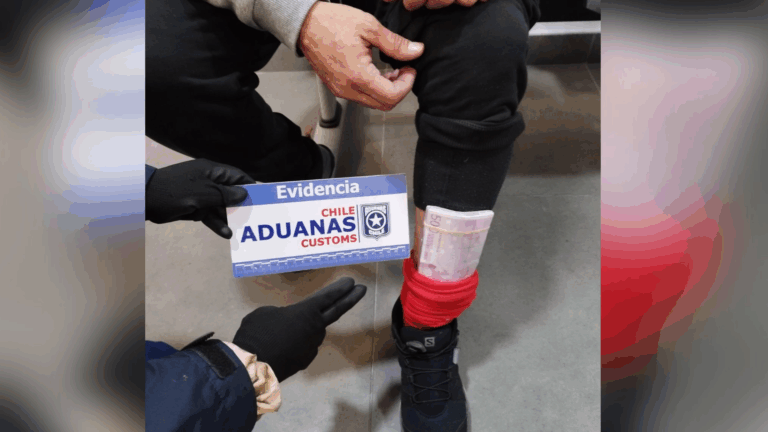 Conductor argentino intentó entrar a Chile por Paso Los Libertadores con 100 mil euros pegados al cuerpo: Fue detenido