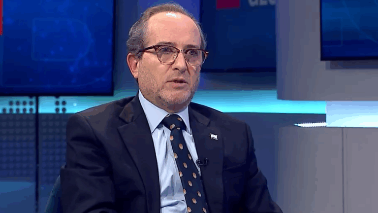 Gil Artzyeli, embajador israelí, confirma cierre de su misión en Chile: “Llegó el momento que algunos esperaban”