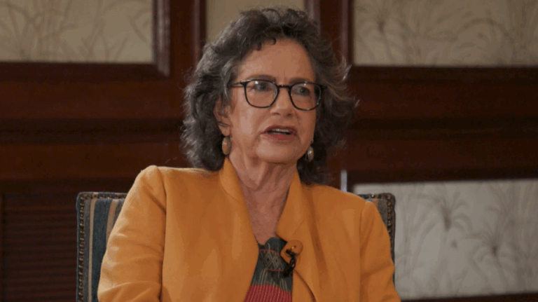 Susan Neiman y su balance de los seis meses de Trump: “La democracia no está en peligro, la están demoliendo”