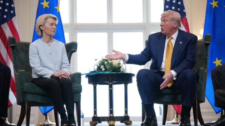 EE.UU. y UE alcanzan histórico acuerdo comercial con aranceles del 15% bajo presión de Trump