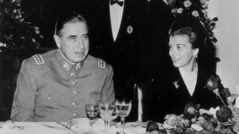 Documentos desclasificados revelan que el presidente argentino Juan Domingo Perón vendió armas al régimen de Augusto Pinochet